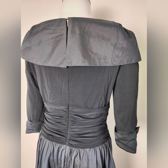 Joseph Ribkoff Black Dress With Collar & Sleeves Rhinestone Size 6 - Picture 11 of 15